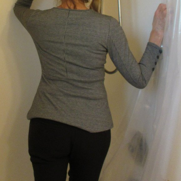 Ann Taylor Petites Grey n White Houndstooth Fleck Fitted Knit Top, size 4 - Picture 5 of 12